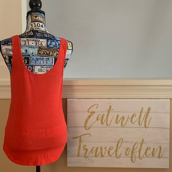 Express Tank Top - Picture 3 of 3